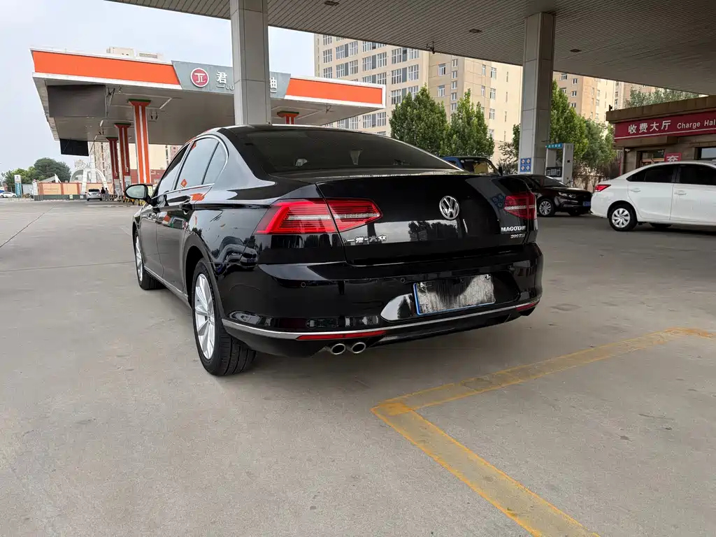 VOLKSWAGEN MAGOTAN 2018