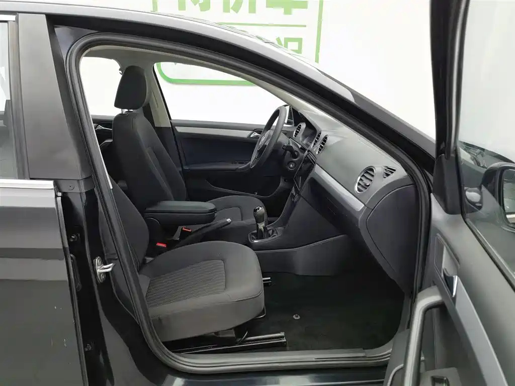 VOLKSWAGEN JETTA 2016