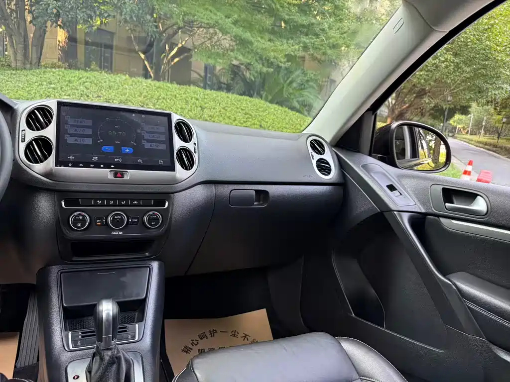 VOLKSWAGEN TIGUAN 2017