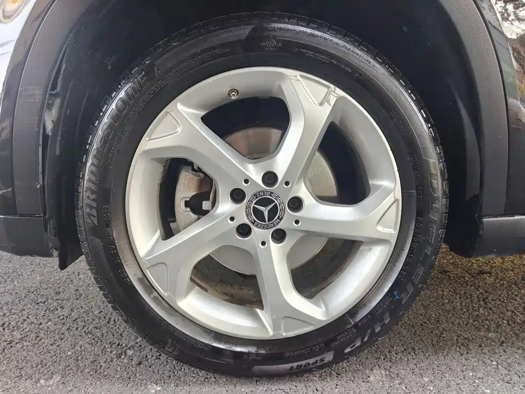 MERCEDES BENZ GLA 2021