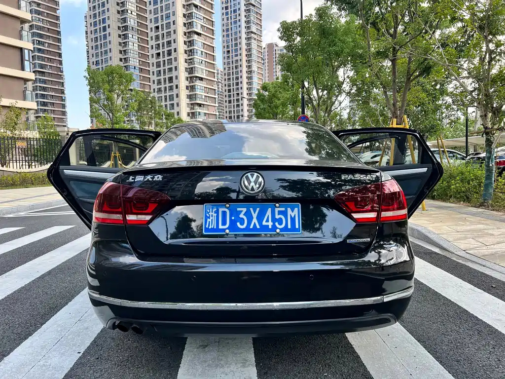 VOLKSWAGEN PASSAT 2014