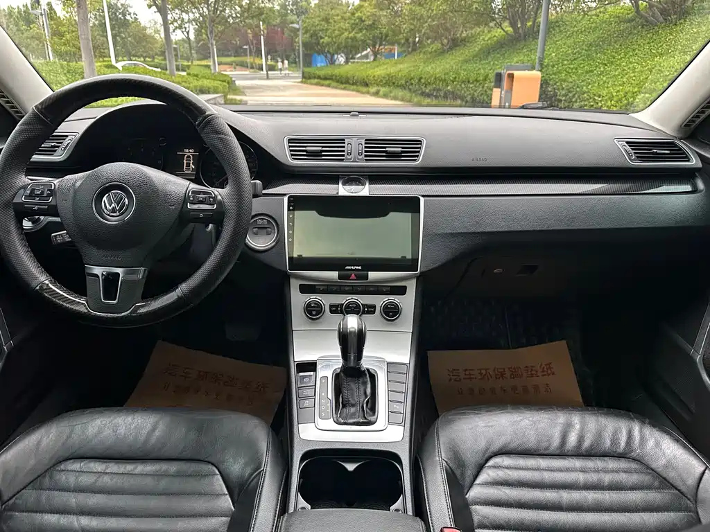 VOLKSWAGEN MAGOTAN 2012