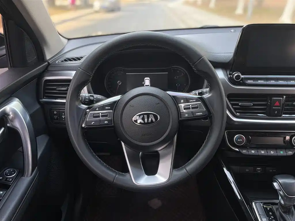 KIA SPORTAGE 2021