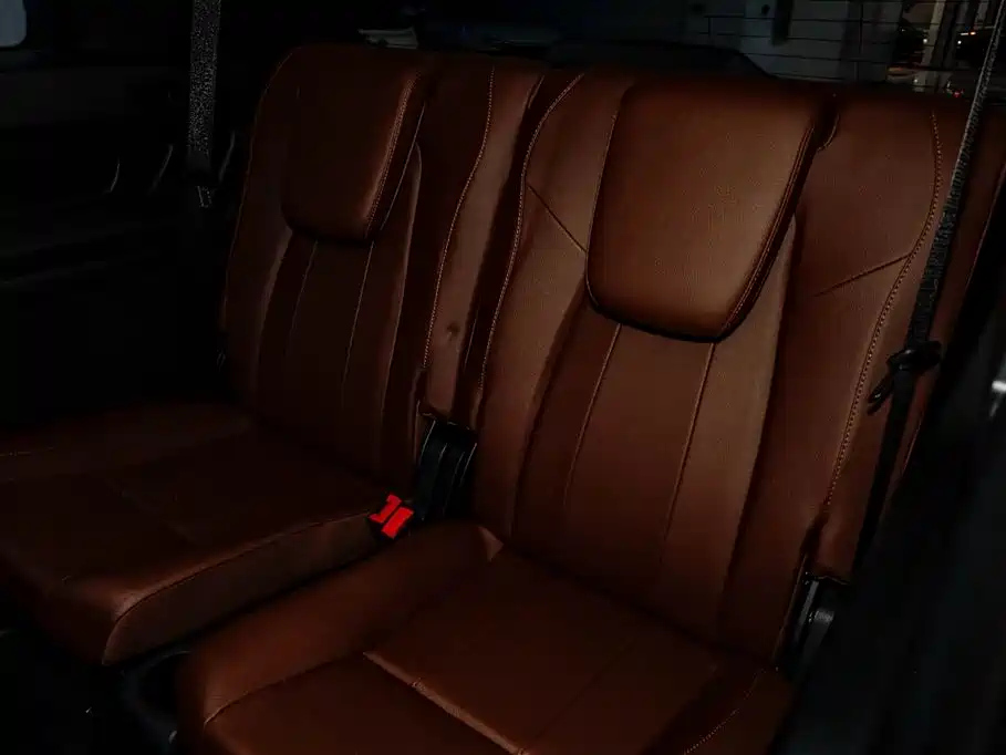 MERCEDES BENZ GLB 2023