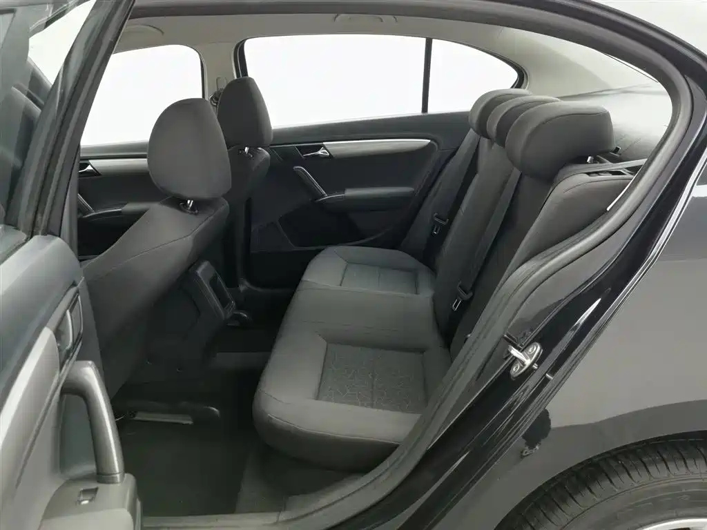 VOLKSWAGEN LAVIDA 2013