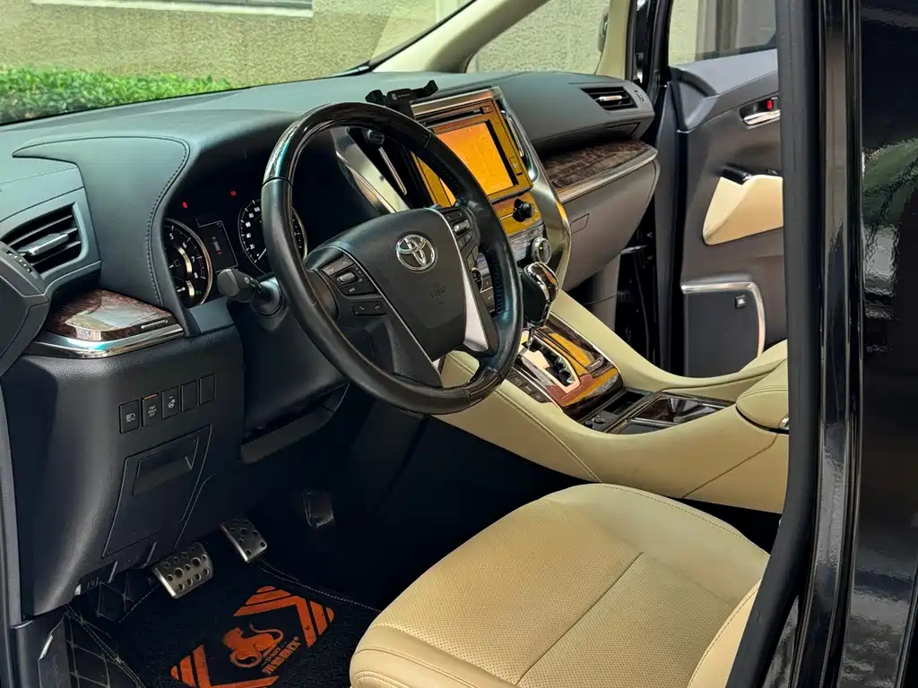 TOYOTA ALPHARD 2018