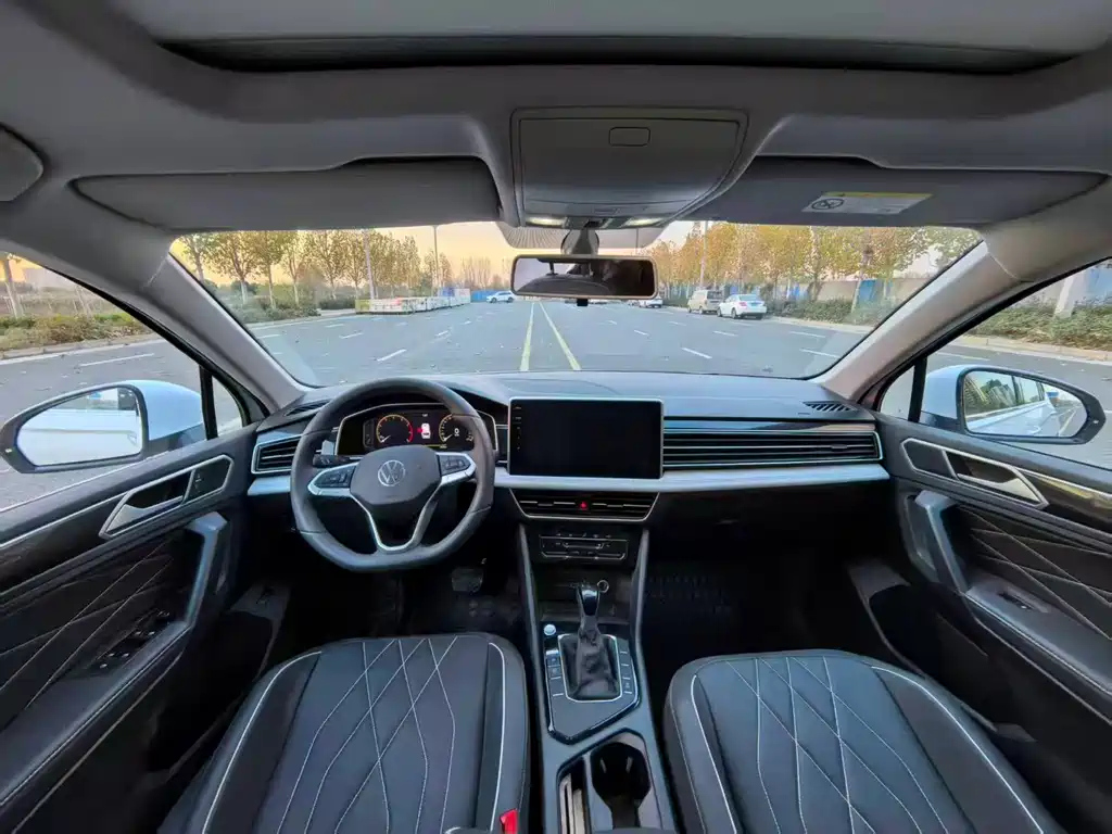 VOLKSWAGEN TIGUAN L 2025