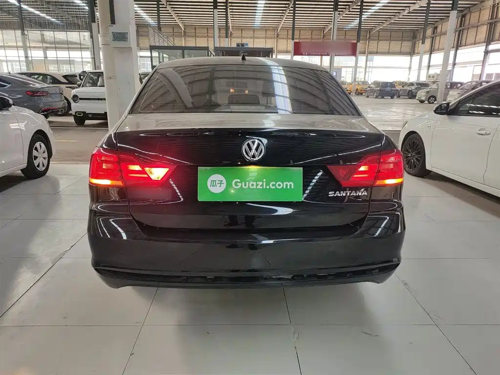 VOLKSWAGEN SANTANA 2019