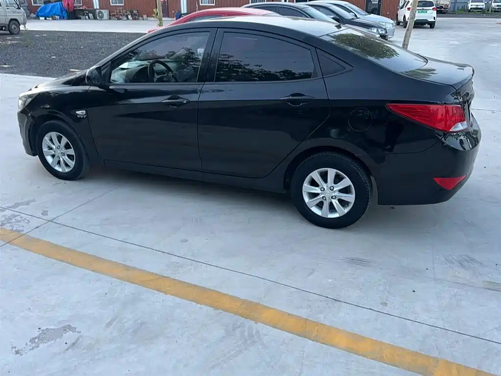 HYUNDAI RENA 2014