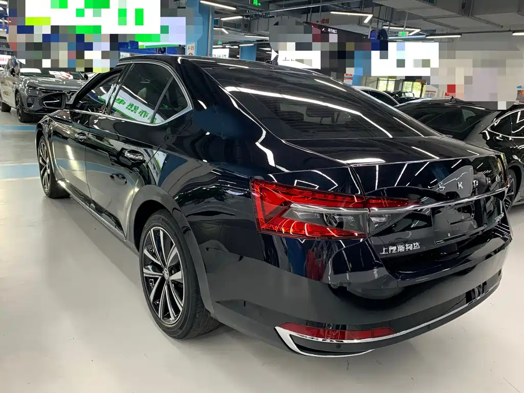 SKODA SUPERB 2025