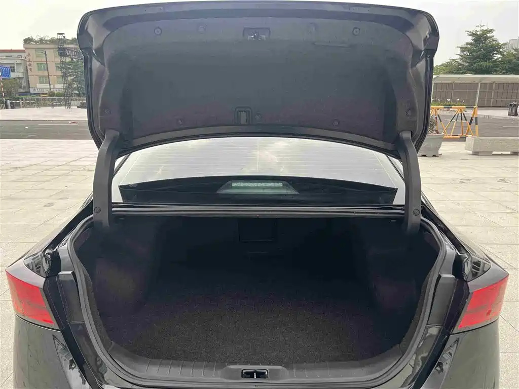 NISSAN TEANA 2021