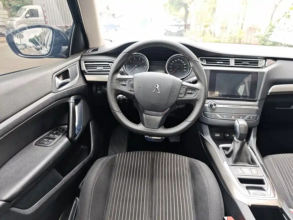 PEUGEOT 408 2016
