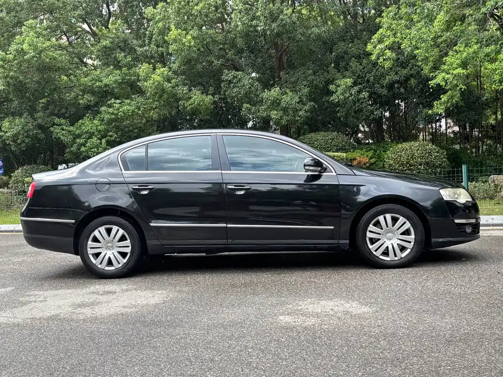 VOLKSWAGEN MAGOTAN 2011