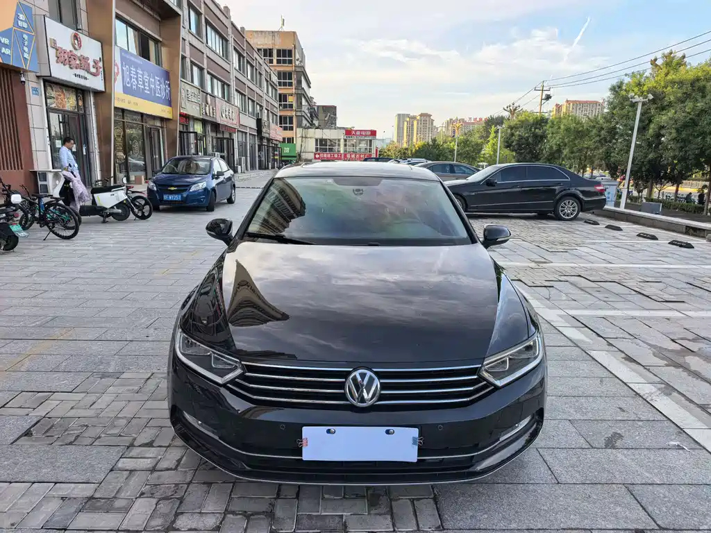 VOLKSWAGEN MAGOTAN 2017