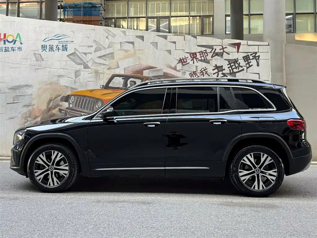 MERCEDES BENZ GLB 2024