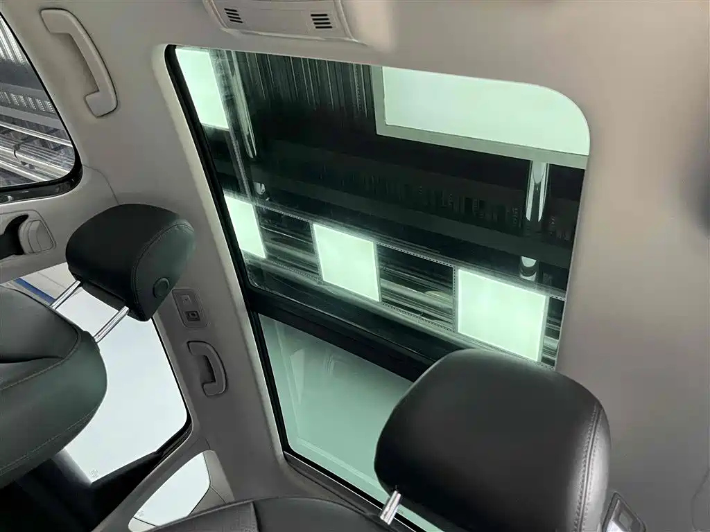 VOLKSWAGEN THARU 2021
