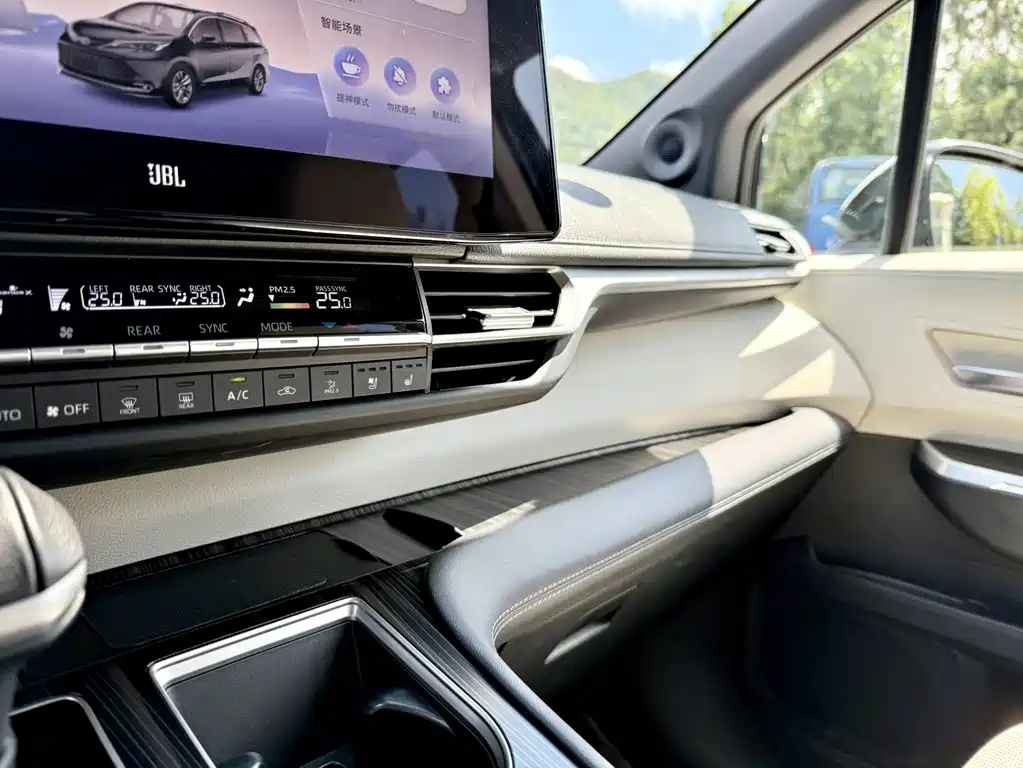 TOYOTA SIENNA SIENNA 2024