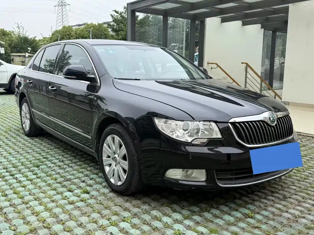 SKODA SUPERB 2012