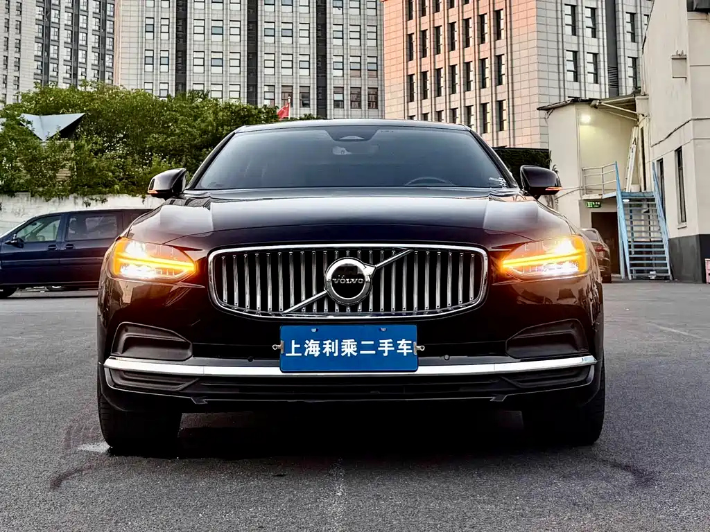 VOLVO S90 2021