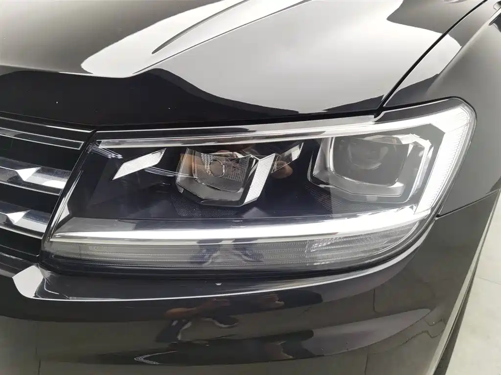 VOLKSWAGEN TIGUAN L 2021