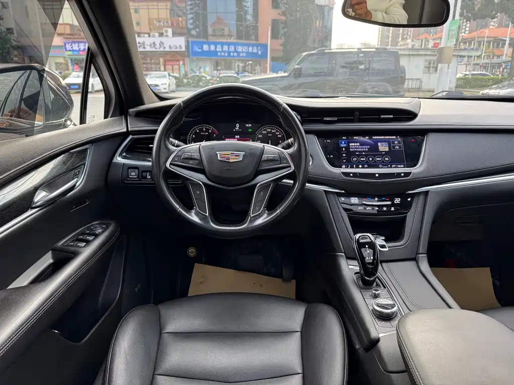 CADILLAC XT5 2021