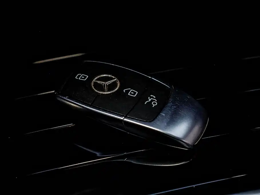MERCEDES BENZ GLB 2023