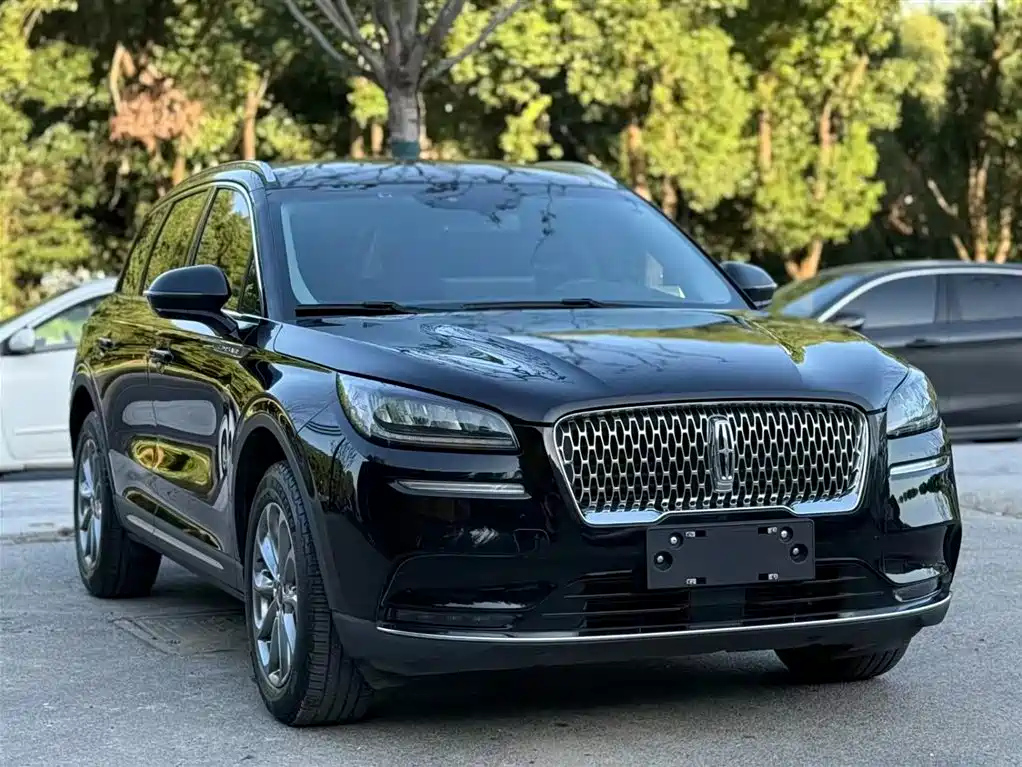 LINCOLN ADVENTURER 2021