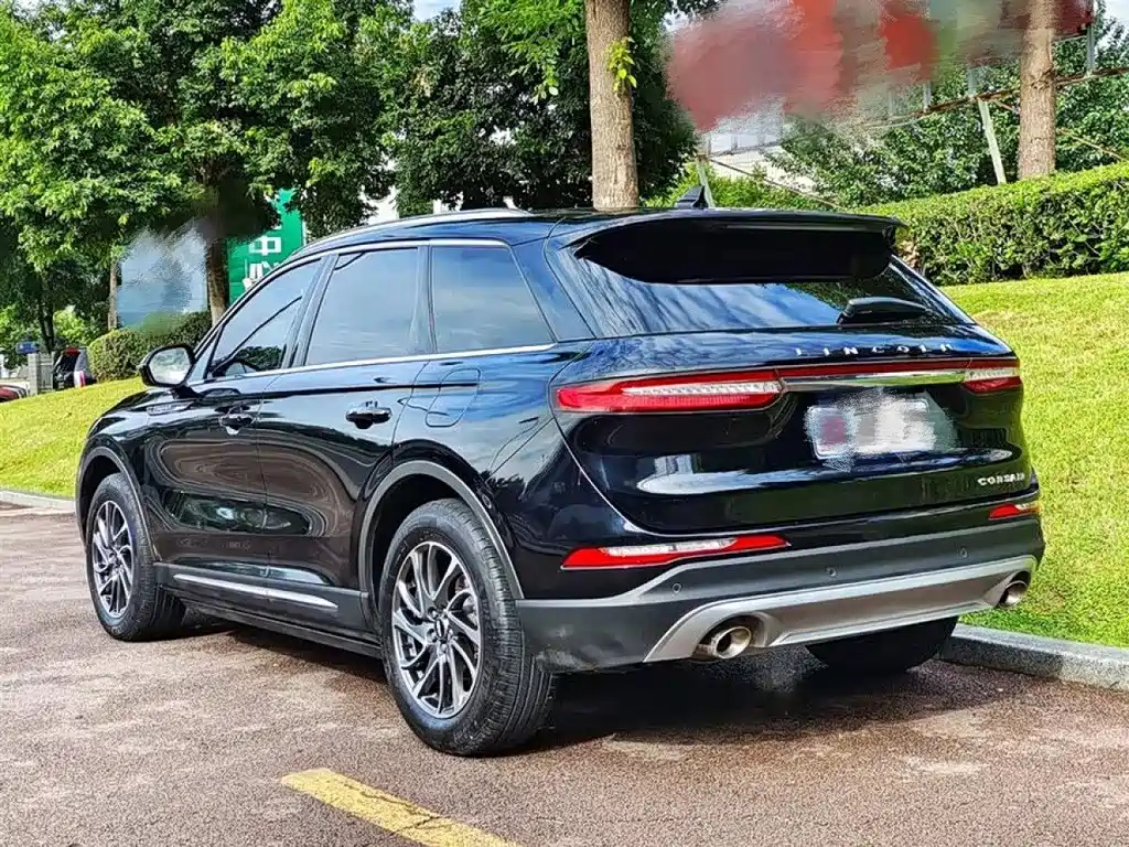 LINCOLN ADVENTURER 2020