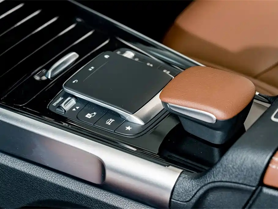 MERCEDES BENZ GLB 2023