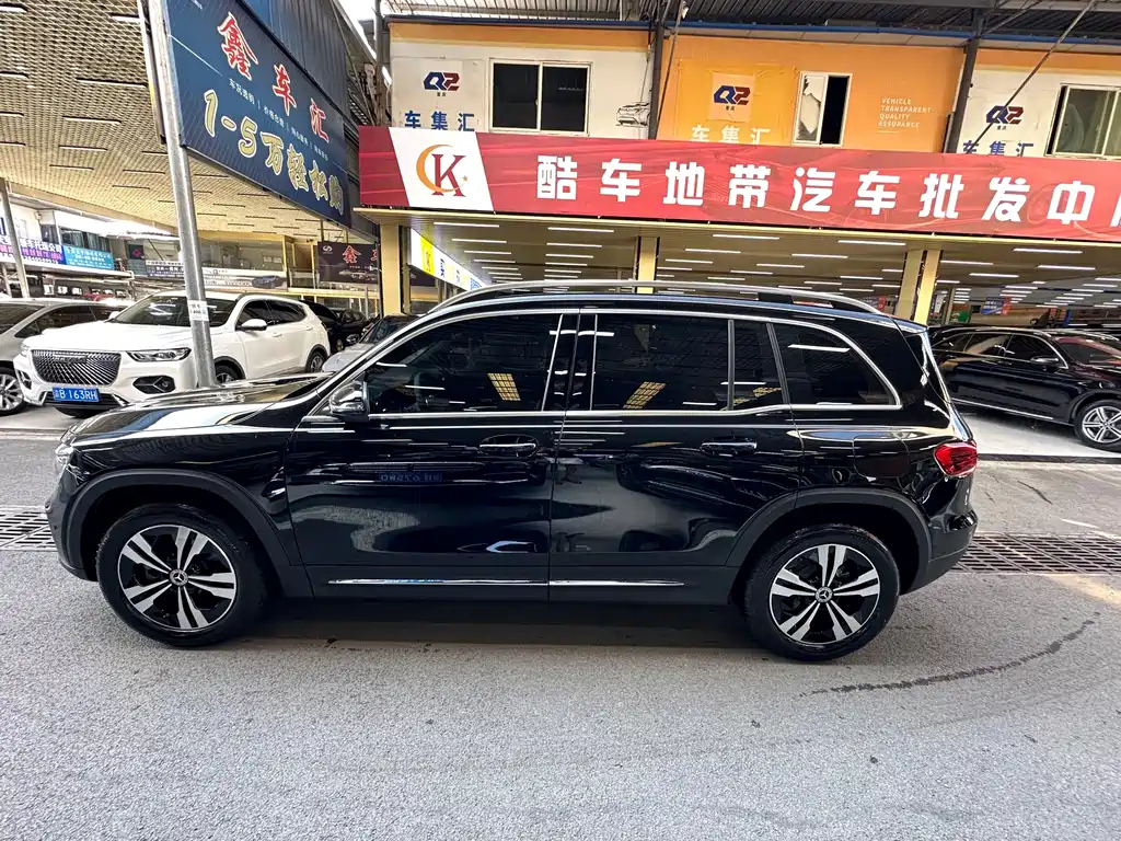 MERCEDES BENZ GLB 2024