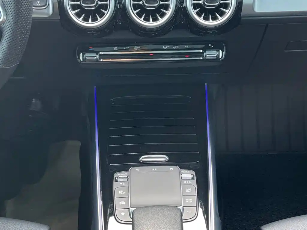 MERCEDES BENZ GLB 2022