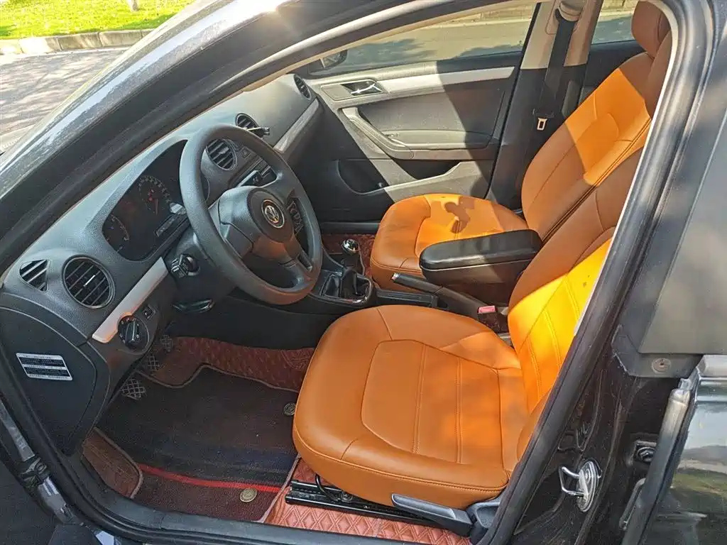 VOLKSWAGEN JETTA 2014
