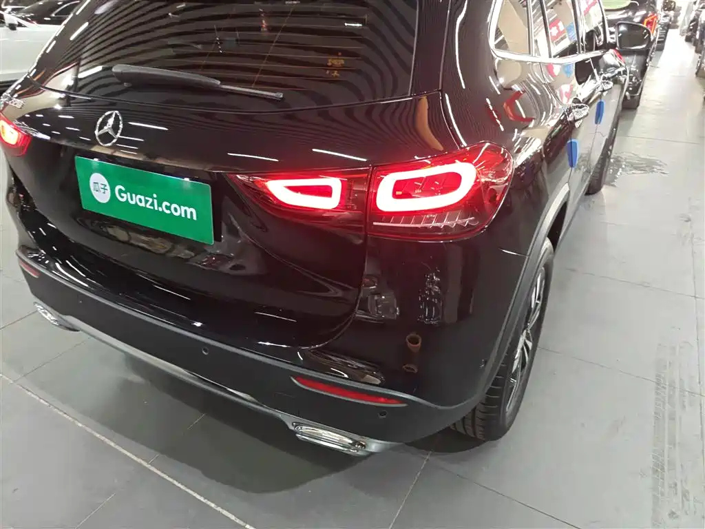MERCEDES BENZ GLA 2023