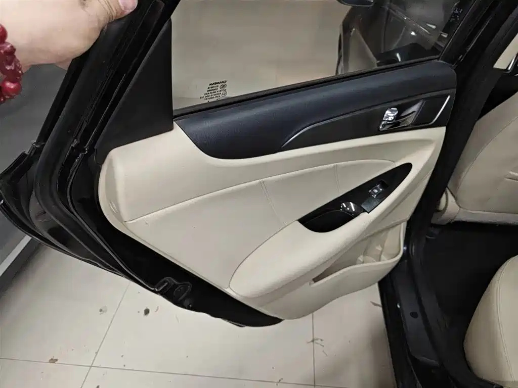 CHANGAN EADO 2016