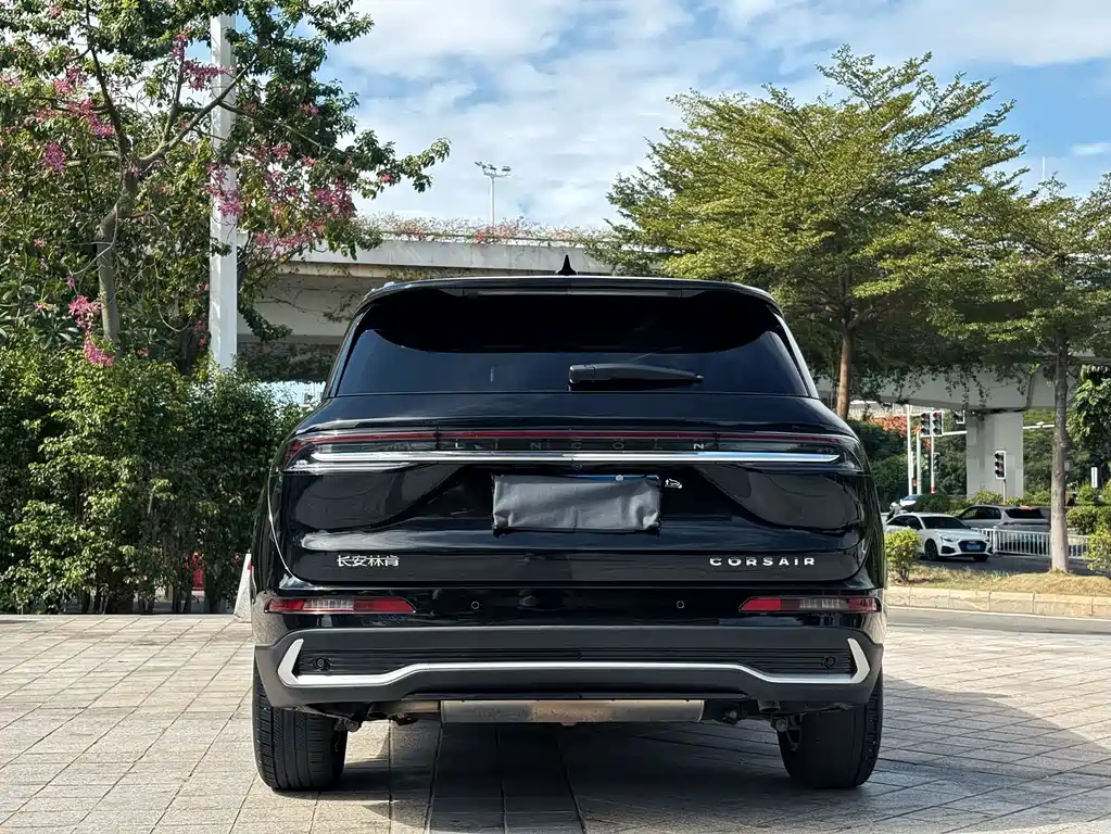 LINCOLN ADVENTURER 2023