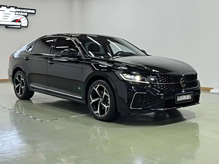 VOLKSWAGEN PASSAT 2024