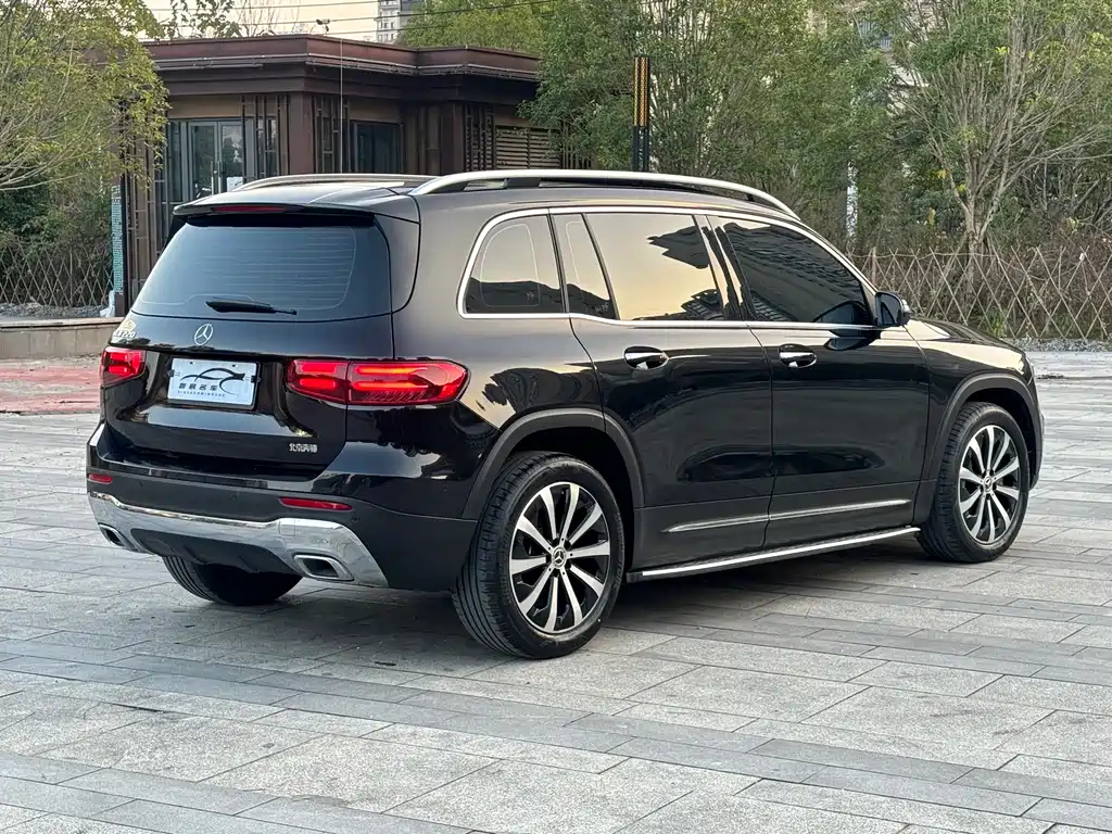 MERCEDES BENZ GLB 2024