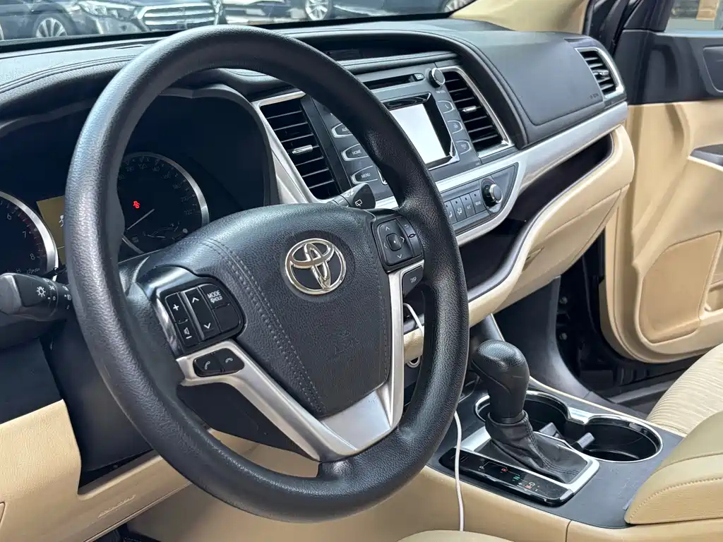 TOYOTA HIGHLANDER 2021