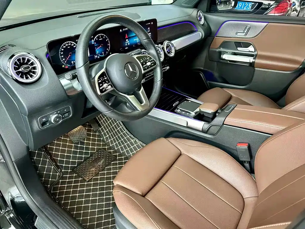 MERCEDES BENZ GLB 2023