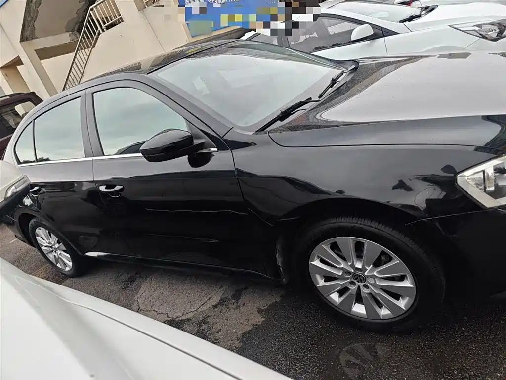 VOLKSWAGEN LAVIDA 2013