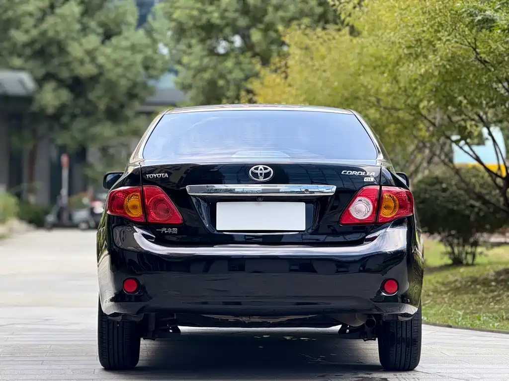 TOYOTA COROLLA 2010