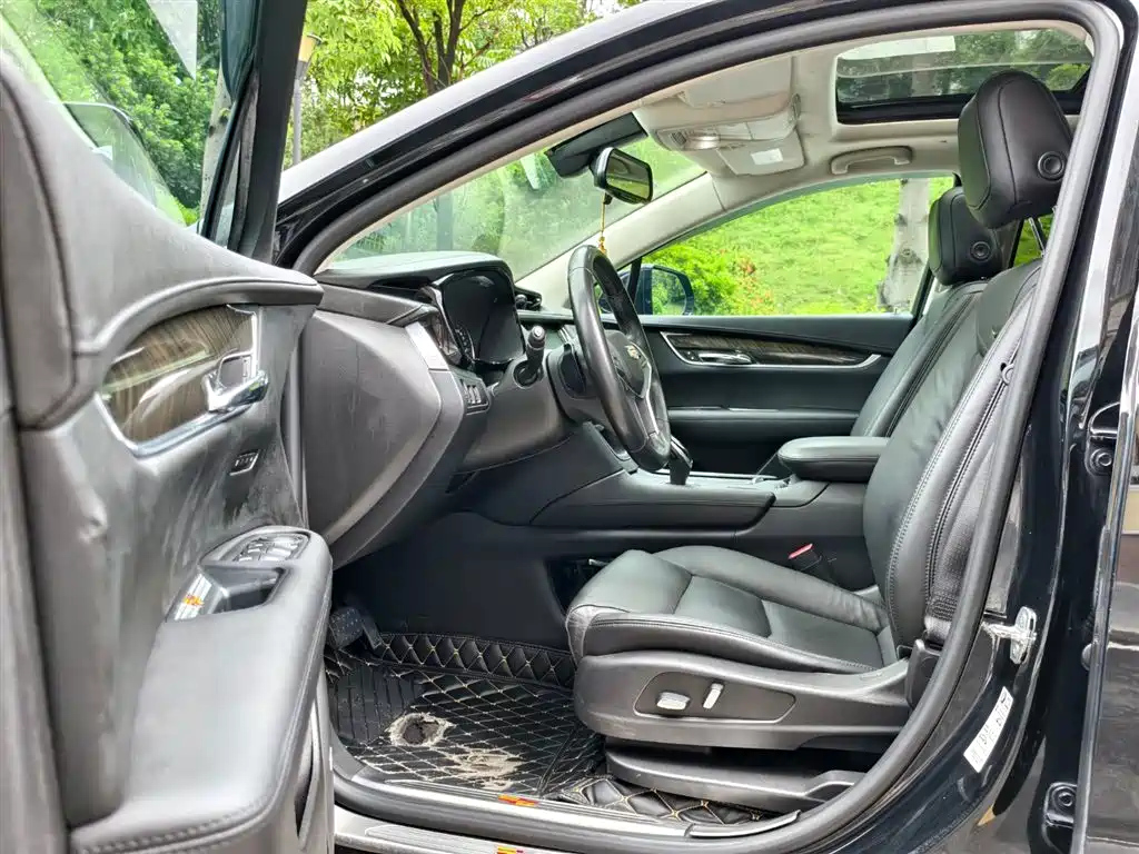 CADILLAC XT5 2018