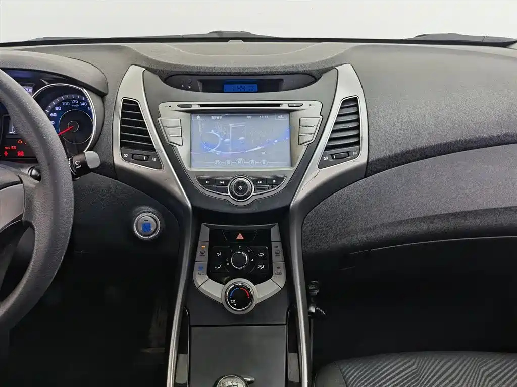 HYUNDAI ELANTRA 2013