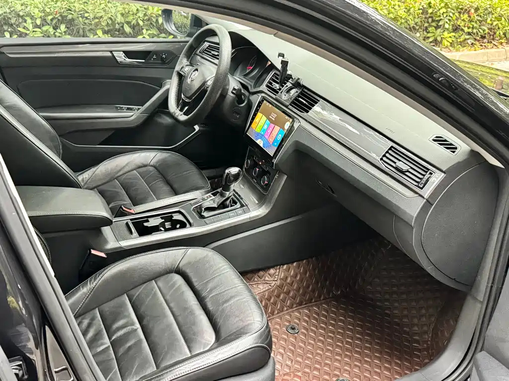 VOLKSWAGEN PASSAT 2017