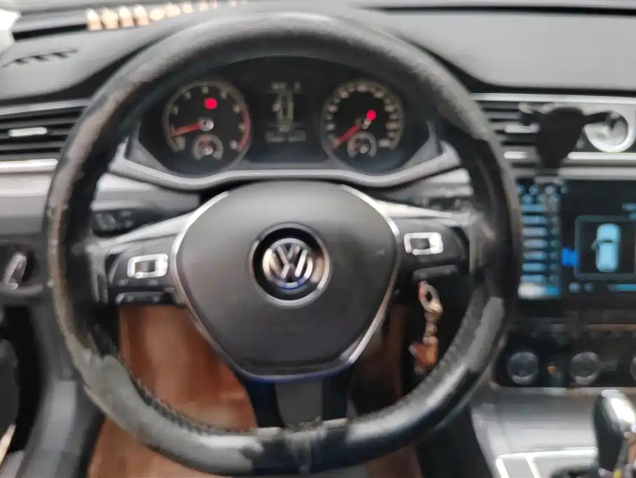 VOLKSWAGEN PASSAT 2016