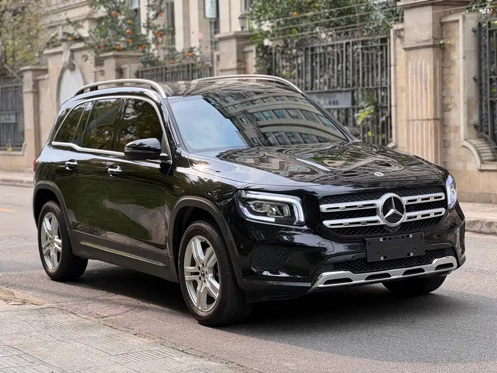 MERCEDES BENZ GLB 2023