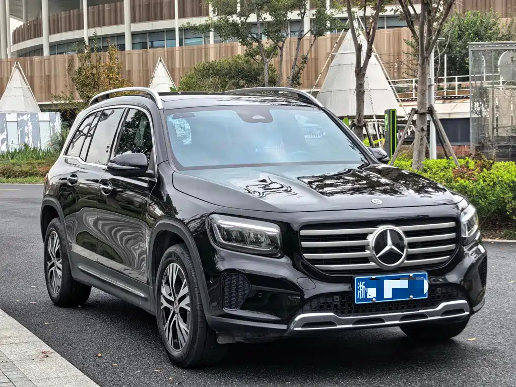 MERCEDES BENZ GLB 2024