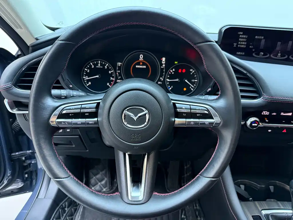 MAZDA 3 AXELA 2022