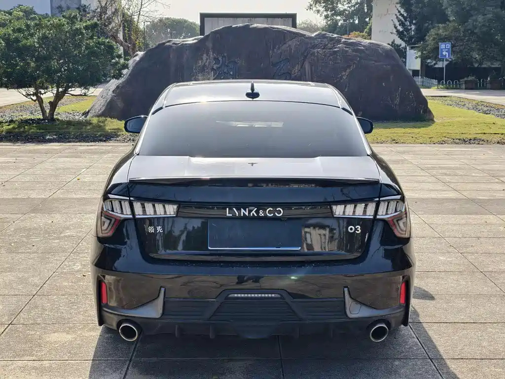 LYNK&CO 03 2022