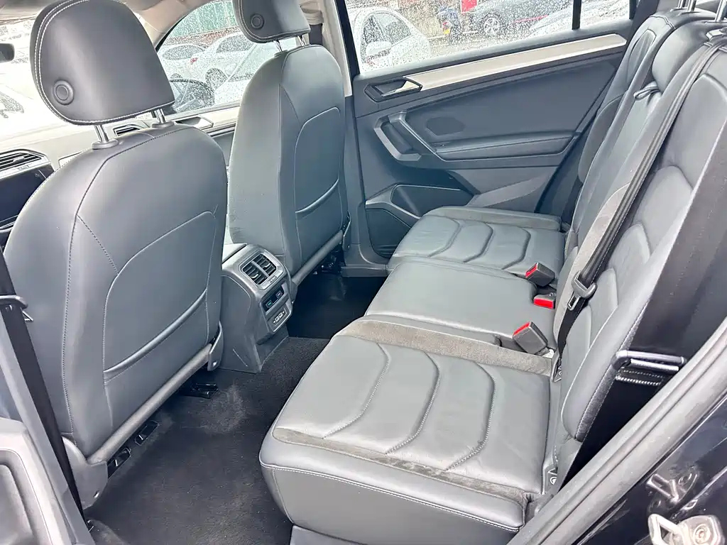 VOLKSWAGEN TIGUAN L 2020